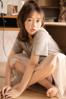 25岁的女字高中生动漫